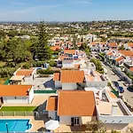 Villa Solar Do Castelo With Pool & Private