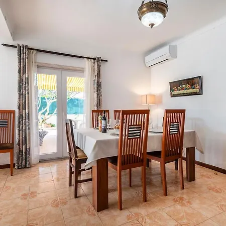 Solar Do Castelo With Pool & Private بيت ضيافة 3*