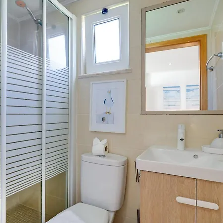 Solar Do Castelo With Pool & Private بيت ضيافة 3*